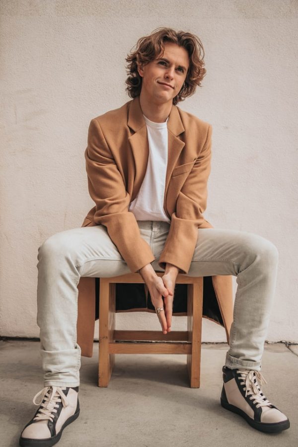 Olive green casual shirt, has a mandarin collar