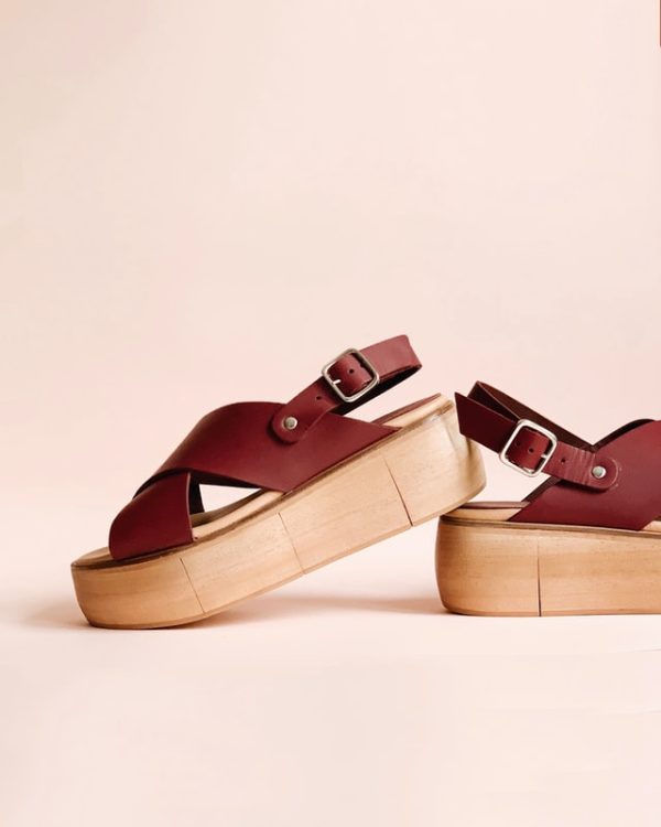 Women‘s Pointed-toe Leather Shoes